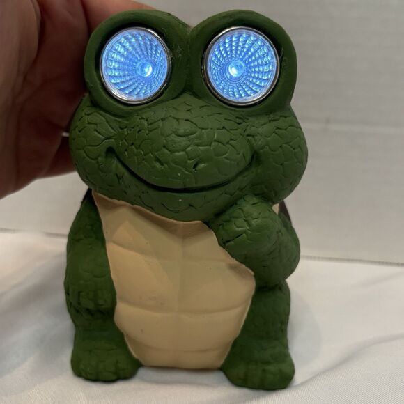 Solar Powered Turtle Statue LED Lighted Eyes - Picture 2 of 7